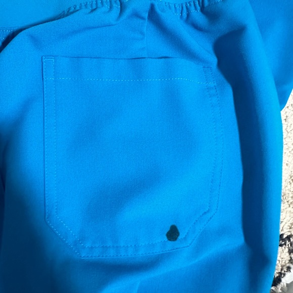 Figs Scrubs- Extreme Blue XXS Top XXS Tall Pants - Picture 4 of 4